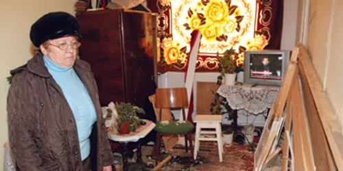 Neamţ: Locuitorii din „blocul groazei“ au fugit la rude şi la apropiaţi