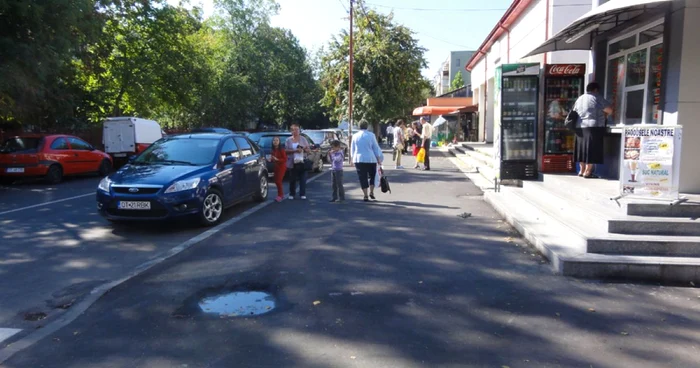 Imagine din zona pieţei agroalimentare a cartierului Progresul din Slatina... (FOTO: Mugurel Manea)