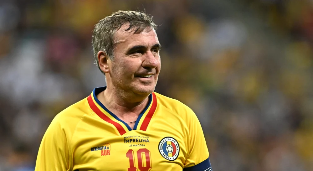 Hagi, în centrul atenției la meciul de retragere pentru Generația de Aur. FOTO: Facebook