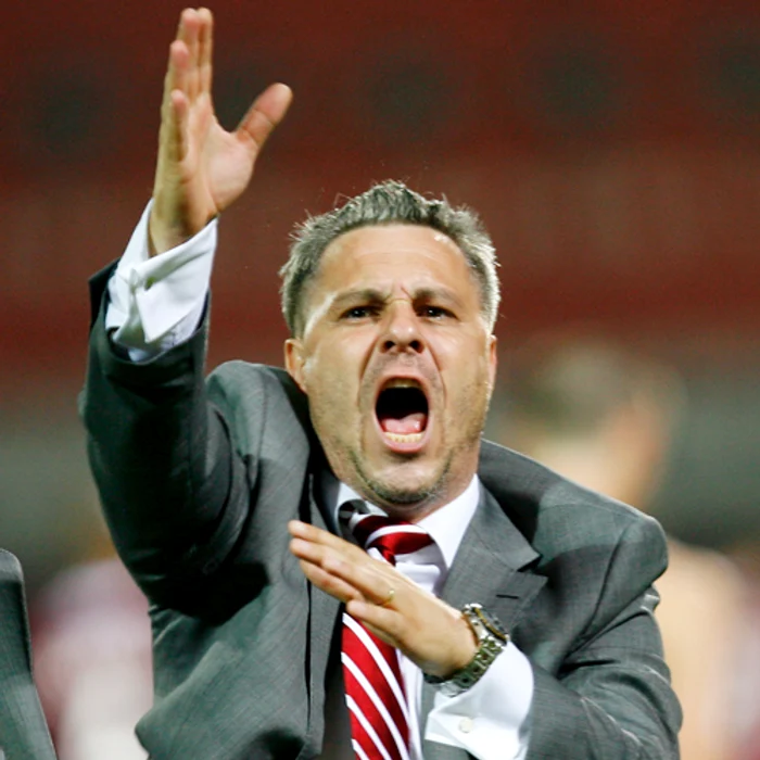 Marius Şumudică are uneori ieşire neexplicabile, dar e pe placul giuleştenilorFOTO Facebook