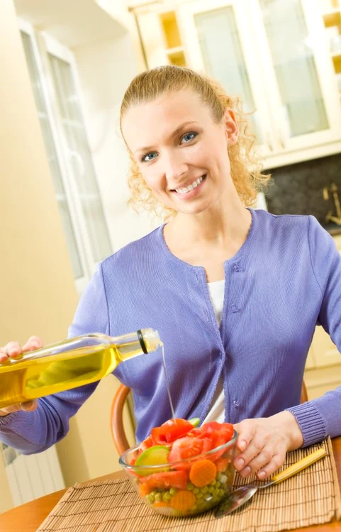 
    Uleiul de măsline extra-virgin nu ar trebui să lipsească din alimentaţia ta zilnică   