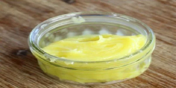 Cremă antirid homemade. Uleiurile esenţiale pot readuce tinereţea pe chipul tău