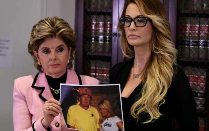 Actriţa porno Jessica Drake (stânga), alături de avocata Gloria Allred FOTO AFP/Getty Images