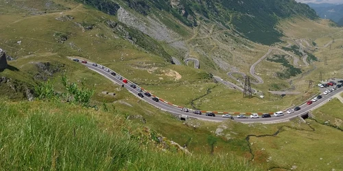 Aglomerație pe Transfăgărășan FOTO Facebook Dan Rus