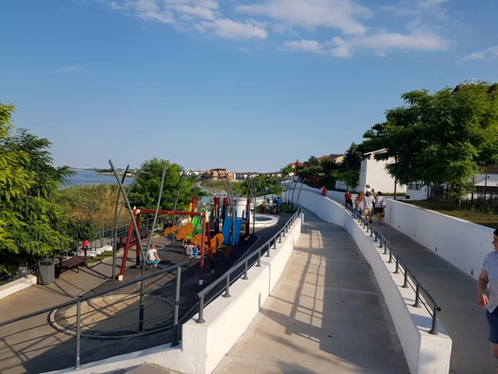 Promenada oraşului Ovidiu foto Călin Gavrilaş