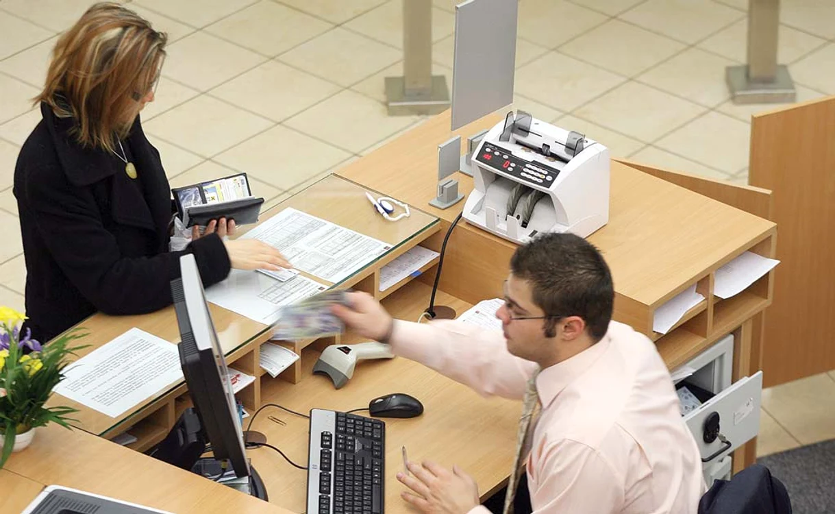 
    Din 13 decembrie intră în vigoare noi reguli pentru bănci  