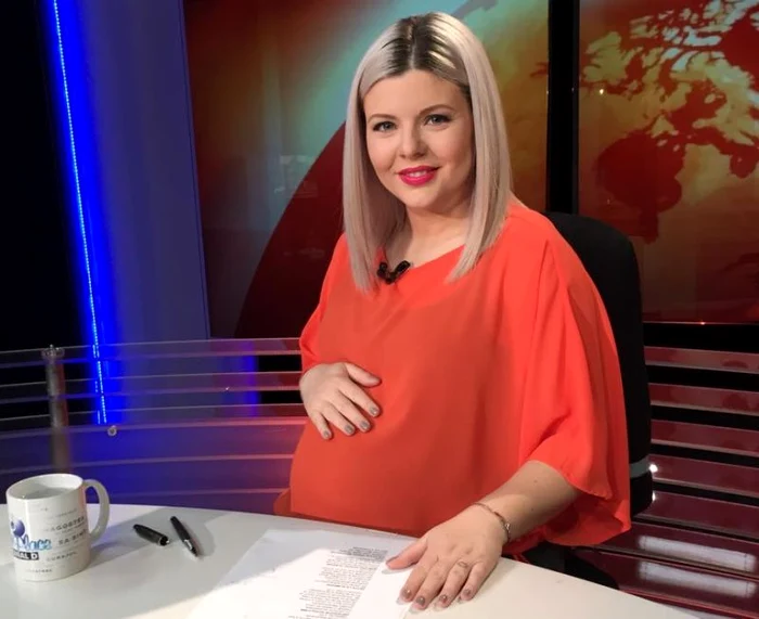 Bianca Ioniţă prezenta jurnalul de weekend de la Kanal d