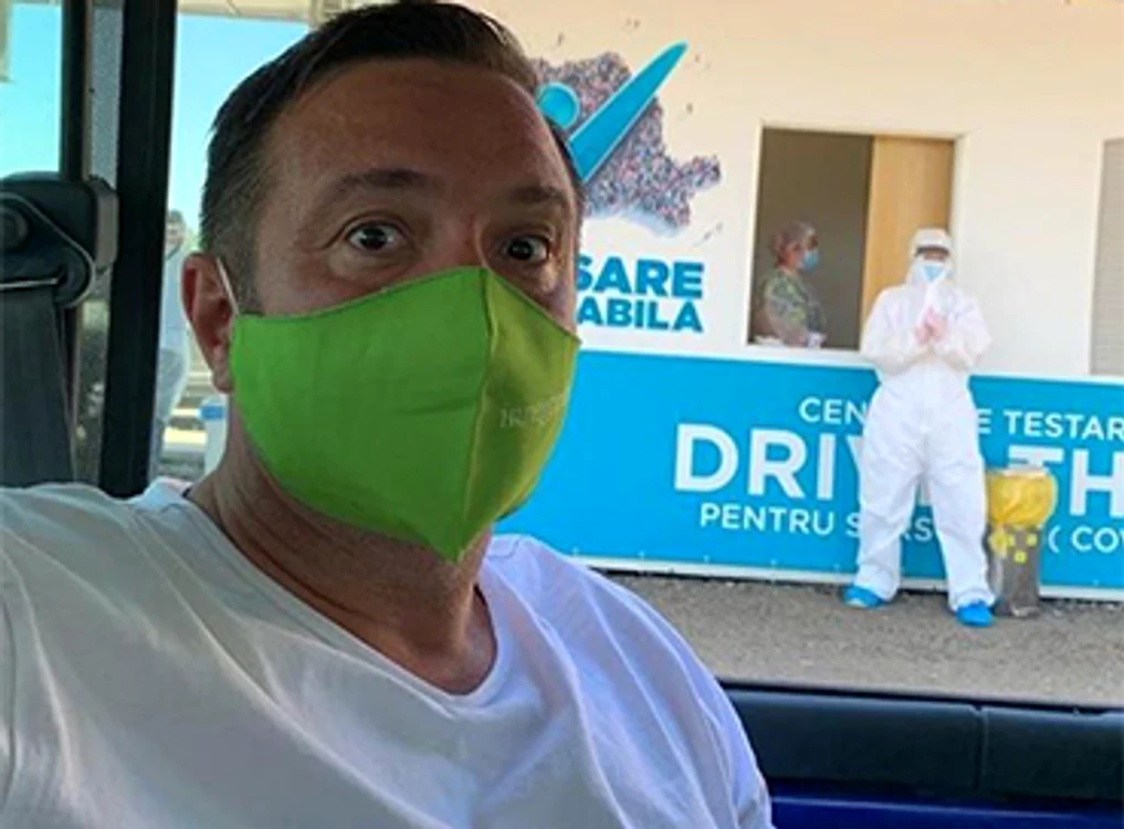 Masca l-a protejat de boală