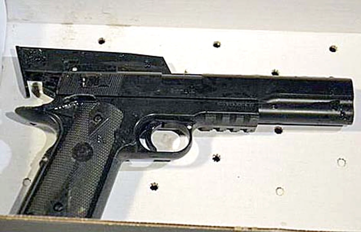 Pistolul de jucărie
