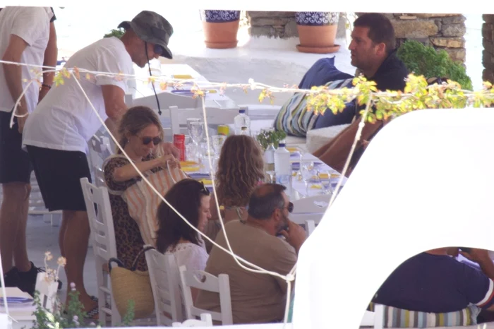 Jason Statham si Rosie Huntington Whiteley in Grecia (3) jpg