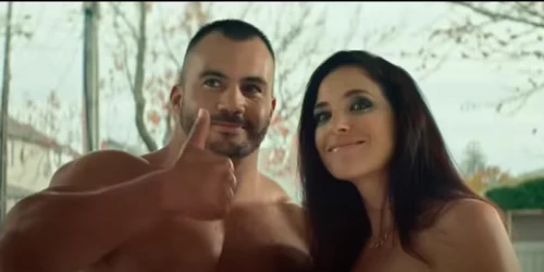 Vedete din filme pentru adulti participand la o campanie guvernamentala privind combaterea consumului online de pornografie in randul minorilor Captura YouTube/ The Guardian