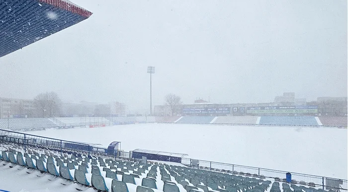 Așa arată arena din Galați imediat după ninsoare  FOTO Facebook