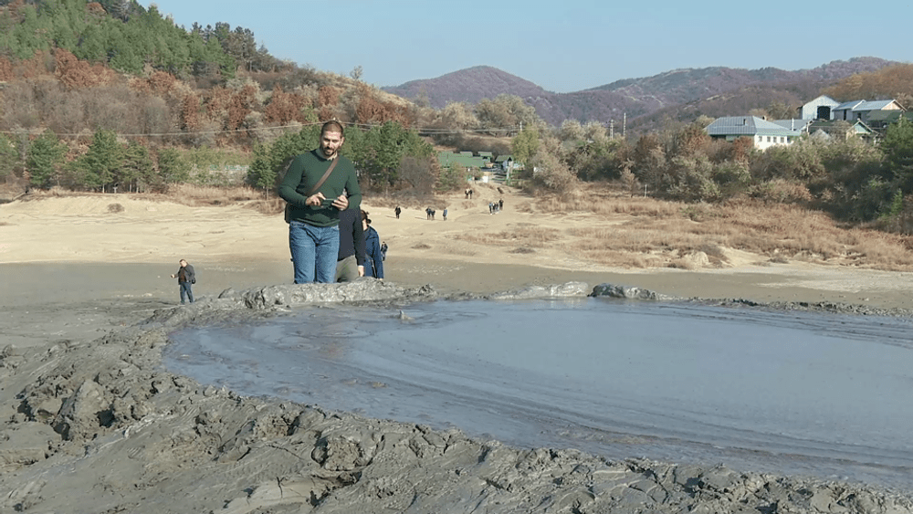 Ce au remarcat în România pe specialiștii UNESCO veniți să vadă parcul geologic Vulcanii Noroioși