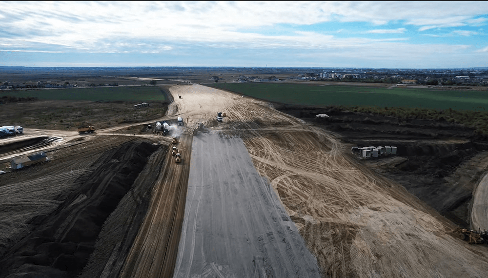 Progrese pe Autostrada Buzău-Focșani. Furnicar de utilaje pe șantierul de 82 kilometri VIDEO