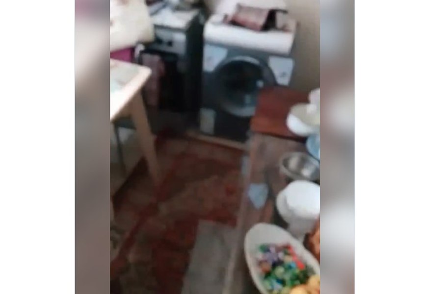 „Deschidem ușile. Luați laptopul!”. Soldați ruși filmați în timp ce jefuiesc apartamentele ucrainenilor din teritoriile ocupate