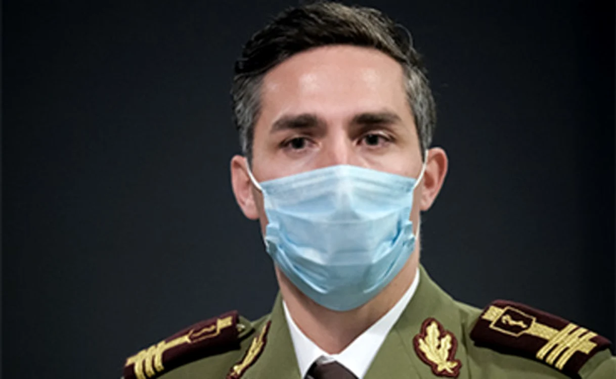 
    Coordonatorul campaniei de vaccinare, medicul militar Valeriu Gheorghiţă  