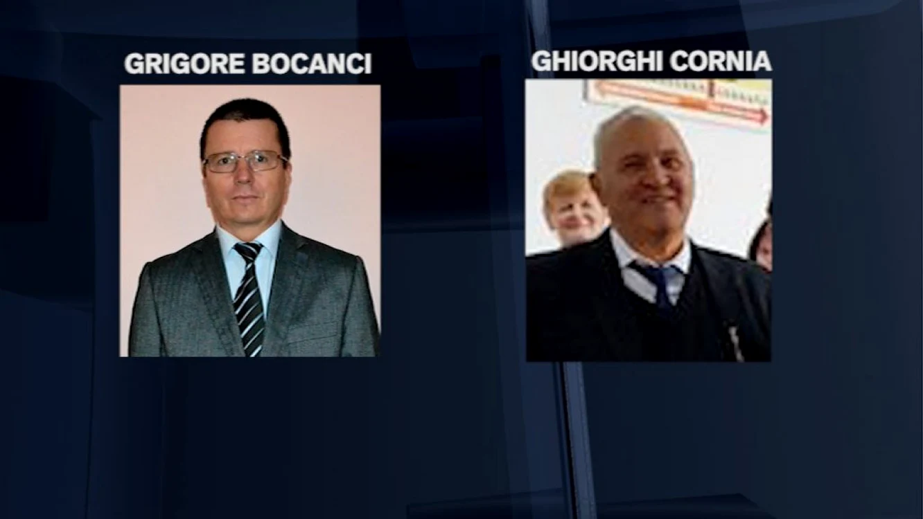 Directorul Grigore Bocanci (stânga) şi inspectorul şcolar Ghiorghi Cornia FOTO BucovinaTv