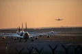 avioane parcate aeroport aterizare avion frankfurt shutterstock 1702941451 jpg
