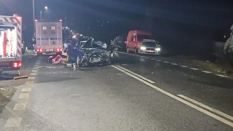 Accident grav pe Valea Oltului. Șoseaua blocată pe ambele sensuri. Șoferul este în stare critica