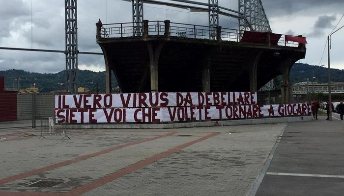 
    Fanii lui Torino FC nu vor să se joace fotbal într-o țară care încă își numără morțiiFoto: Instagram/TorinoFrance  