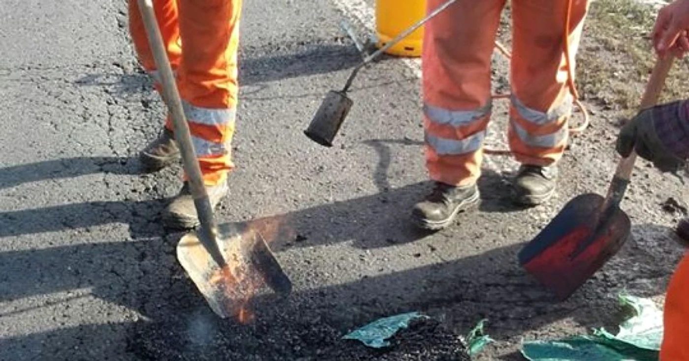 Drumarii brașoveni au trecut la curățenia de primăvară FOTO Adevărul