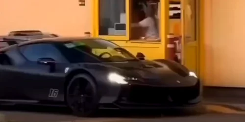 Ferrari Charles Leclerc, captura video png