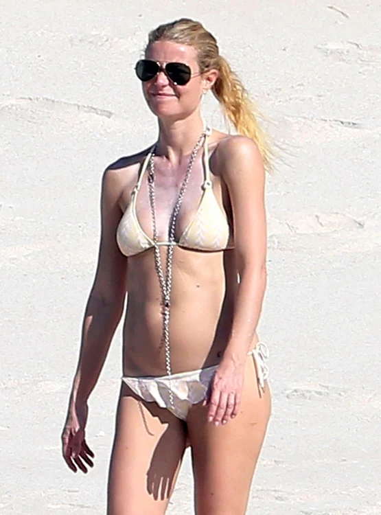 rp gwyneth paltrow costum de baie jpg jpeg
