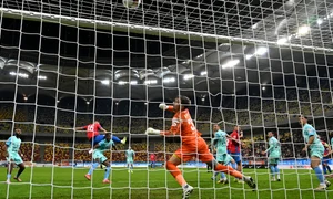 FCSB UTA Arad (Sportpictures) jpg