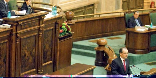 Primul-ministru le-a cerut senatorilor sprijin pentru proiectele legislative considerate prioritare 