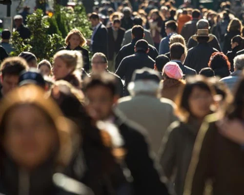 oameni strada shutterstock jpg