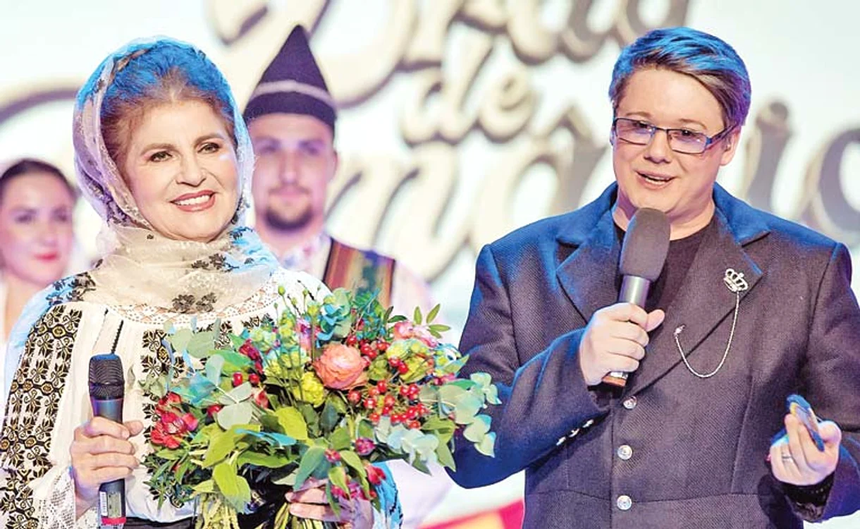 
    Alături de mama lui, Eugenia Surugiu, căreia i-a dedicat mai multe pieseFoto: Arhiva personală  