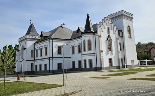 Castelul Nopcsa din Săcel Foto Daniel Guță ADEVĂRUL (1) jpg