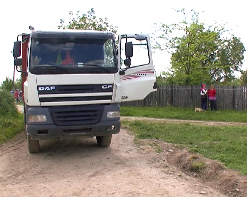 Accidentul s-a produs pe o uliţă din Lipia