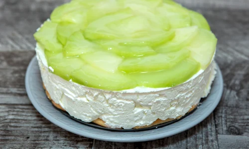Tort cu pepene galben  Sursa foto shutterstock 1199497441 jpg