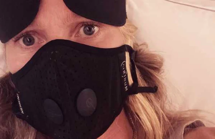 Gwyneth Paltrow s-a pozat cu o mască pe faţă în contextul epidemiei de coronavirus FOTO Instagram