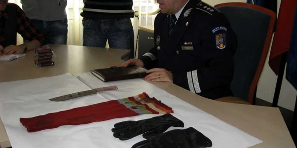 Poliţiştii au recuperat „recuzita“ folosită de atacatori. Foto: Ionuţ Dincă