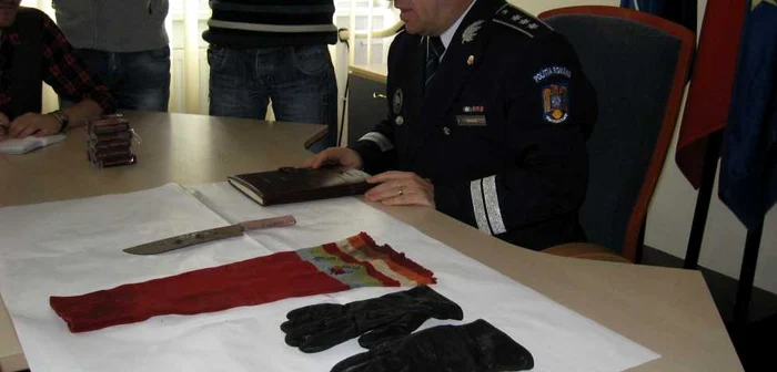 Poliţiştii au recuperat „recuzita“ folosită de atacatori. Foto: Ionuţ Dincă