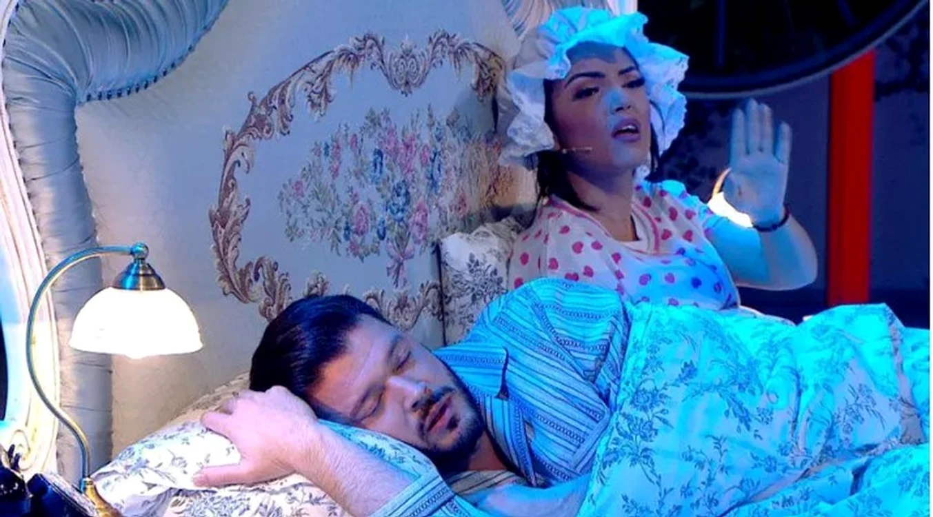 Andreea Mantea și Victor Slav în pat / foto: captura Kanal D