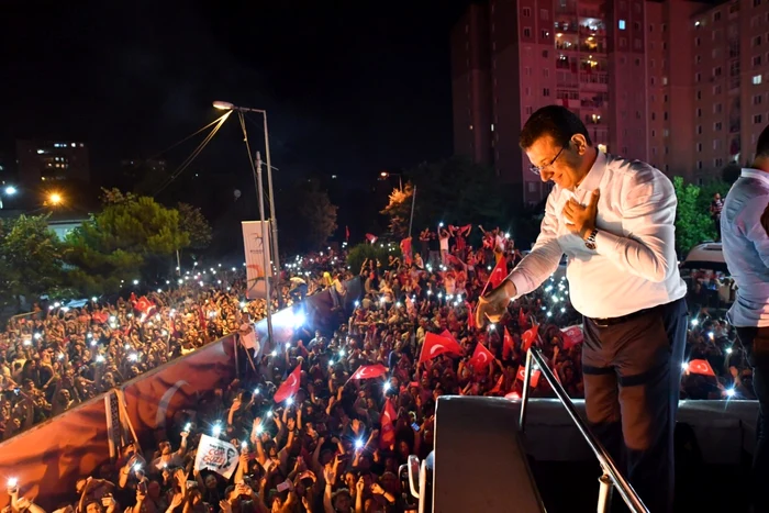 Imaginile victoriei lui Ekrem Imamoglu la Istanbul FOTO EPA-EFE