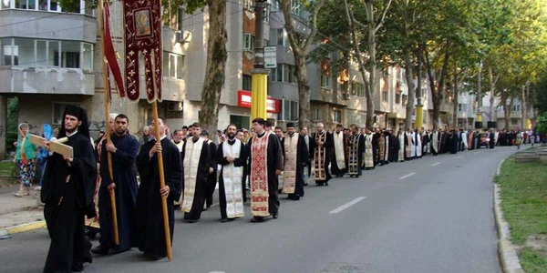 Procesiune religioasă la Constanţa