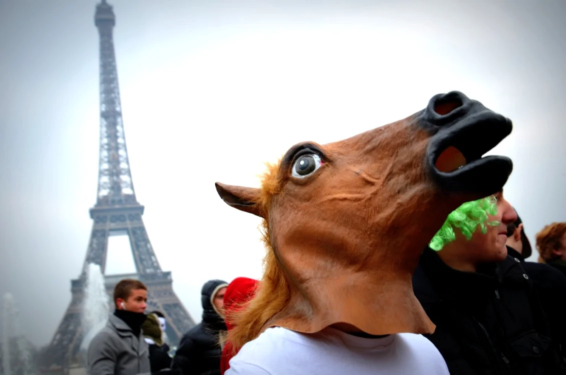 Harlem Shake a fost făcut şi la Paris