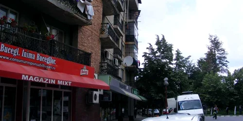 bloc din vanju mare FOTO Corina Macavei 