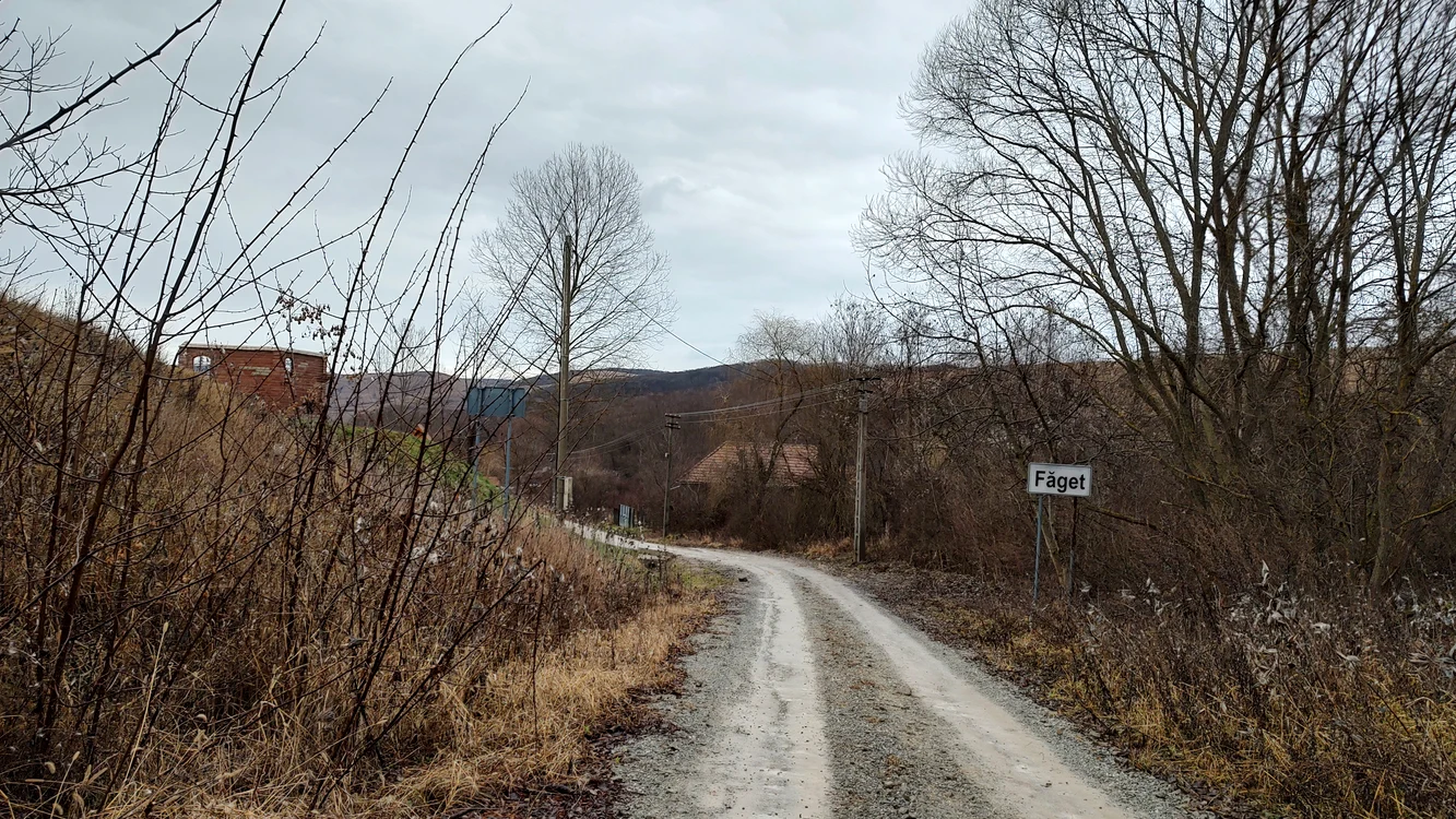 Intrarea în satul cu 18 locuitori FOTO Adevărul