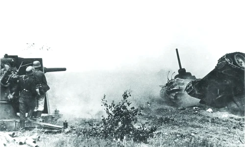 Tunul AT cal. 88 mm a fost un adversar de temut pentru tancurile sovietice (© Bundesarchiv Bild 183-B21685)