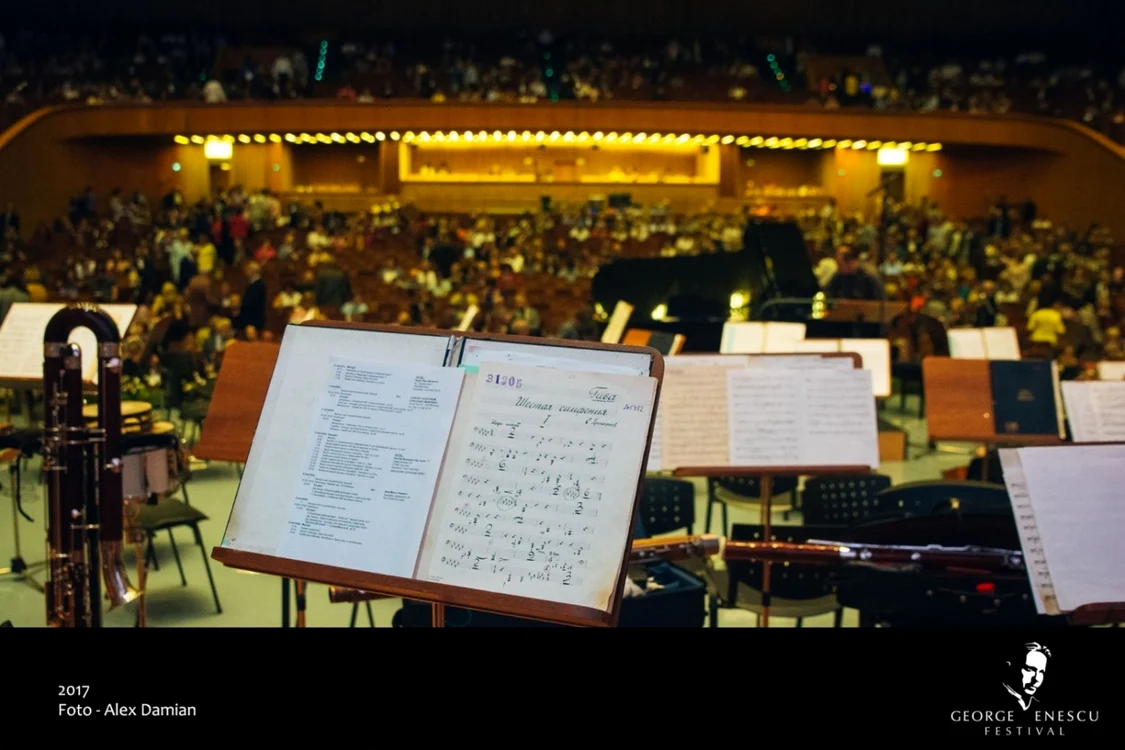 dinspre orchestra