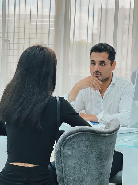 Medicul care a mutilat zece femei cere judecătorilor să îl lase să opereze din nou. A contestat măsura controlului judiciar