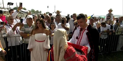 Imagini de la nunta anului de la Măciuca Vâlcea a liderului AUR George Simion Foto Daciana Stoica jpg