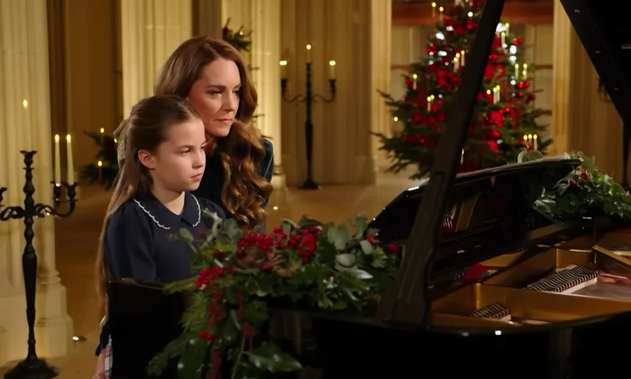 Prințesa Kate și fiica ei, Prințesa Charlotte, au cântat în duet la pian   captură de ecran (13) png
