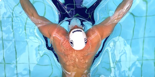 Adam Peaty din Marea Britanie concurează la proba masculina de 200 de metri bras de la Campionatele de la Tollcross. FOTO Guliver/Gettyimages