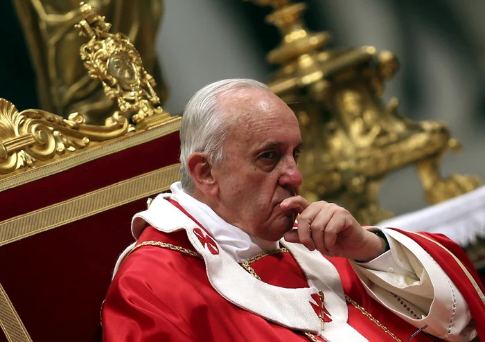 Papa Francisc, în timpul unei slujbe la Basilica Sfântul Petru de la Vatican. FOTO: Reuters